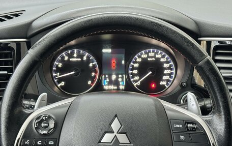 Mitsubishi Outlander III рестайлинг 3, 2013 год, 1 349 000 рублей, 13 фотография