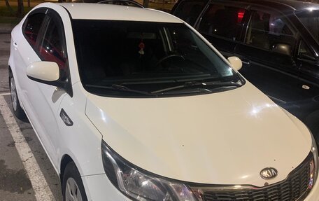 KIA Rio III рестайлинг, 2013 год, 850 000 рублей, 4 фотография