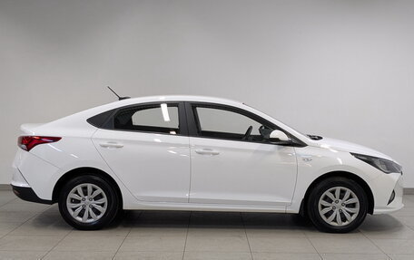 Hyundai Solaris II рестайлинг, 2022 год, 1 895 000 рублей, 4 фотография