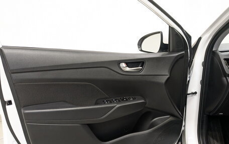 Hyundai Solaris II рестайлинг, 2022 год, 1 895 000 рублей, 19 фотография