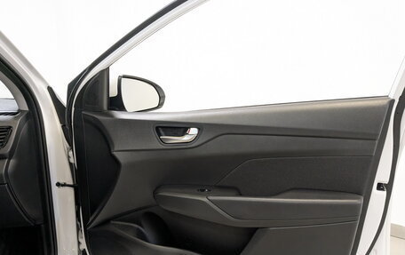 Hyundai Solaris II рестайлинг, 2022 год, 1 895 000 рублей, 24 фотография