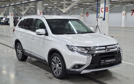 Mitsubishi Outlander III рестайлинг 3, 2015 год, 1 750 000 рублей, 3 фотография
