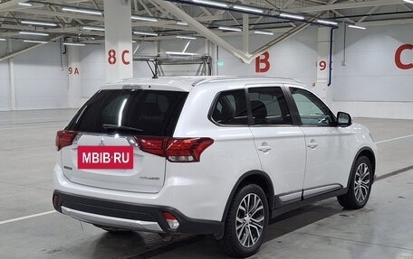 Mitsubishi Outlander III рестайлинг 3, 2015 год, 1 750 000 рублей, 6 фотография