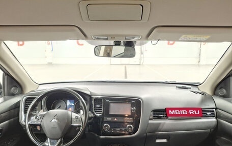 Mitsubishi Outlander III рестайлинг 3, 2015 год, 1 750 000 рублей, 17 фотография