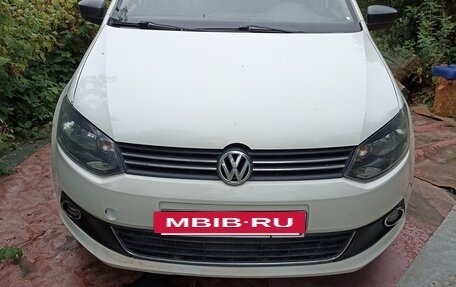 Volkswagen Polo VI (EU Market), 2013 год, 585 000 рублей, 2 фотография