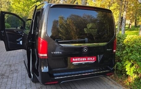 Mercedes-Benz V-Класс, 2019 год, 8 100 000 рублей, 3 фотография