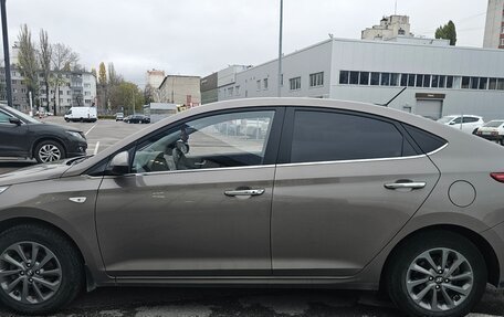 Hyundai Solaris II рестайлинг, 2022 год, 1 870 000 рублей, 8 фотография