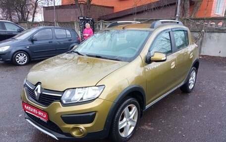 Renault Sandero II рестайлинг, 2015 год, 870 000 рублей, 1 фотография