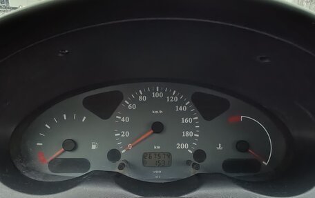 Nissan Micra II, 2001 год, 137 000 рублей, 8 фотография