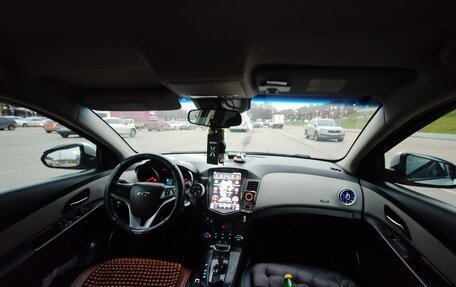 Chevrolet Cruze II, 2011 год, 580 000 рублей, 23 фотография