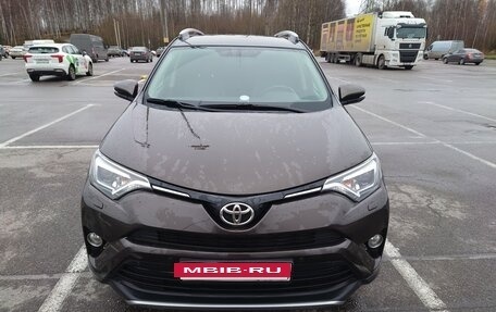Toyota RAV4, 2018 год, 2 600 000 рублей, 3 фотография