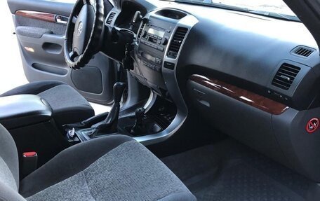 Toyota Land Cruiser Prado 120 рестайлинг, 2008 год, 1 750 000 рублей, 2 фотография