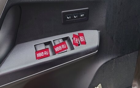 Toyota RAV4, 2018 год, 2 600 000 рублей, 10 фотография