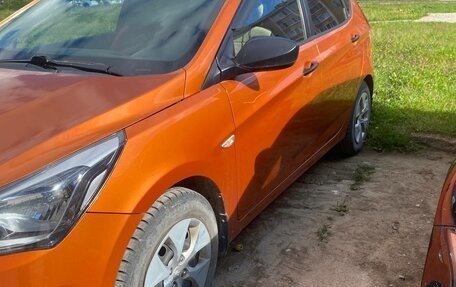 Hyundai Solaris II рестайлинг, 2015 год, 680 000 рублей, 4 фотография