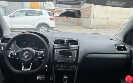 Volkswagen Polo VI (EU Market), 2016 год, 1 500 000 рублей, 20 фотография