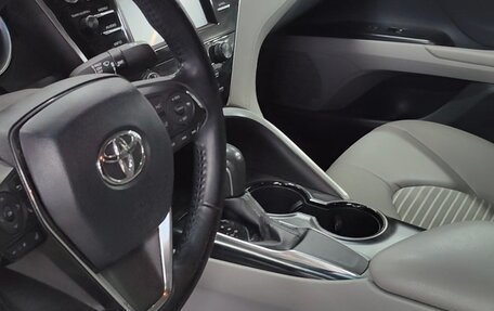 Toyota Camry, 2018 год, 2 450 000 рублей, 8 фотография