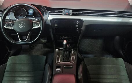 Volkswagen Passat B8 рестайлинг, 2021 год, 2 540 000 рублей, 9 фотография