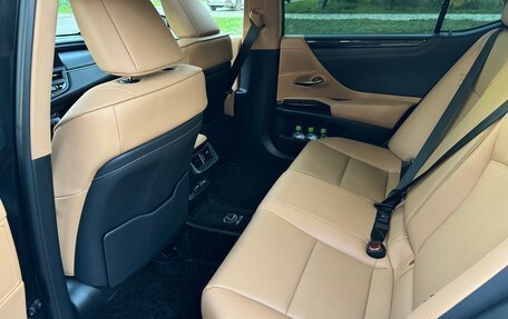 Lexus ES VII, 2022 год, 5 300 000 рублей, 26 фотография