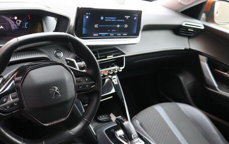 Peugeot 2008 II, 2020 год, 2 099 000 рублей, 5 фотография