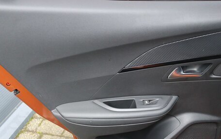 Peugeot 2008 II, 2020 год, 2 099 000 рублей, 13 фотография