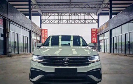 Volkswagen Tiguan II, 2024 год, 2 689 000 рублей, 3 фотография