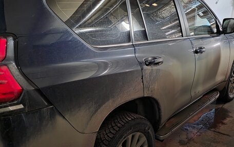 Toyota Land Cruiser Prado 150 рестайлинг 2, 2020 год, 6 600 000 рублей, 3 фотография