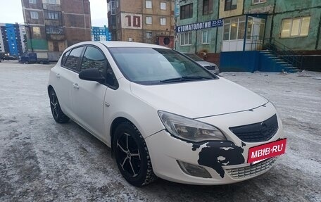 Opel Astra J, 2012 год, 525 000 рублей, 2 фотография