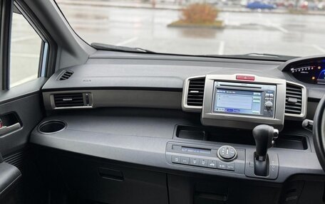 Honda Freed I, 2011 год, 890 000 рублей, 24 фотография