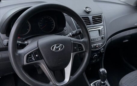 Hyundai Solaris II рестайлинг, 2015 год, 980 000 рублей, 10 фотография