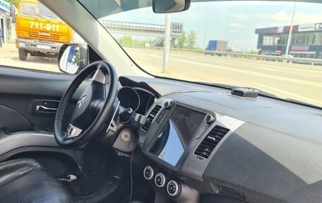 Mitsubishi Outlander III рестайлинг 3, 2008 год, 1 050 000 рублей, 10 фотография