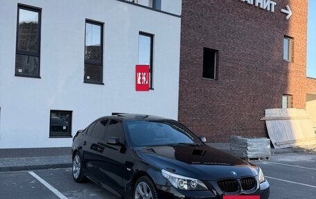 BMW 5 серия, 2004 год, 900 000 рублей, 3 фотография