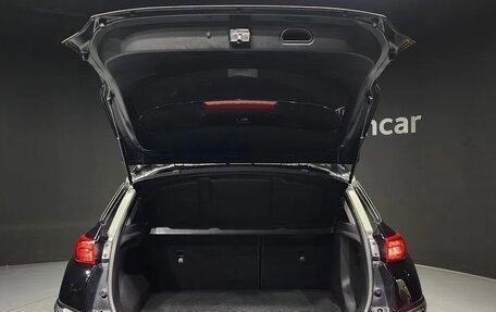 Hyundai Kona I, 2021 год, 1 650 000 рублей, 5 фотография