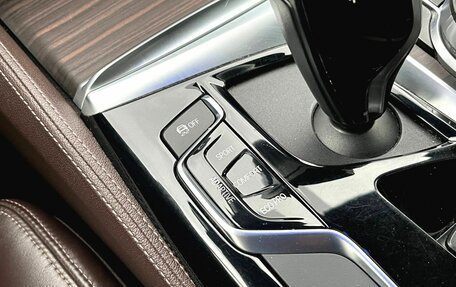 BMW 5 серия, 2019 год, 4 390 000 рублей, 23 фотография