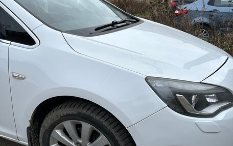 Opel Astra J, 2011 год, 700 000 рублей, 1 фотография