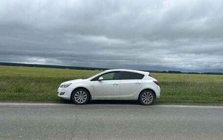 Opel Astra J, 2011 год, 700 000 рублей, 6 фотография