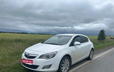 Opel Astra J, 2011 год, 700 000 рублей, 5 фотография