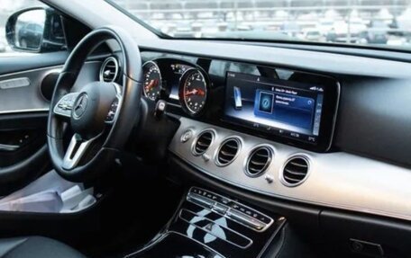 Mercedes-Benz E-Класс, 2018 год, 2 350 000 рублей, 1 фотография