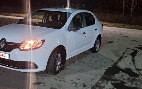 Renault Logan II, 2017 год, 450 000 рублей, 3 фотография