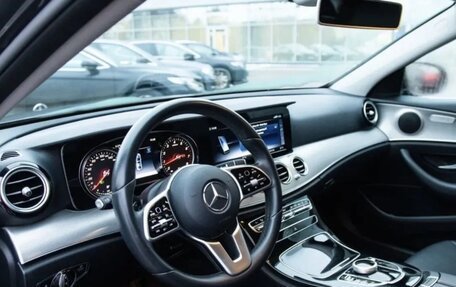 Mercedes-Benz E-Класс, 2018 год, 2 350 000 рублей, 2 фотография