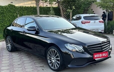 Mercedes-Benz E-Класс, 2018 год, 2 350 000 рублей, 7 фотография