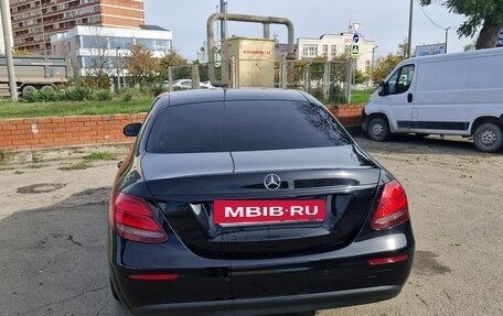Mercedes-Benz E-Класс, 2018 год, 2 350 000 рублей, 4 фотография