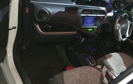 Toyota Aqua I, 2013 год, 690 000 рублей, 9 фотография