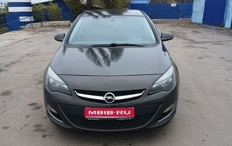 Opel Astra J, 2013 год, 635 000 рублей, 1 фотография