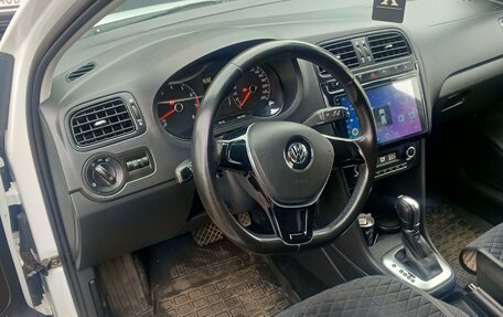 Volkswagen Polo VI (EU Market), 2017 год, 1 080 000 рублей, 3 фотография