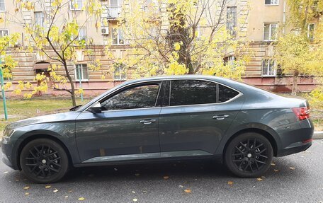 Skoda Superb III рестайлинг, 2019 год, 1 900 000 рублей, 4 фотография