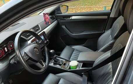 Skoda Superb III рестайлинг, 2019 год, 1 900 000 рублей, 10 фотография