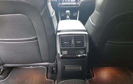 Skoda Superb III рестайлинг, 2019 год, 1 900 000 рублей, 13 фотография