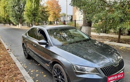 Skoda Superb III рестайлинг, 2019 год, 1 900 000 рублей, 3 фотография
