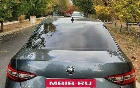 Skoda Superb III рестайлинг, 2019 год, 1 900 000 рублей, 6 фотография