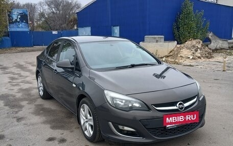 Opel Astra J, 2013 год, 635 000 рублей, 3 фотография
